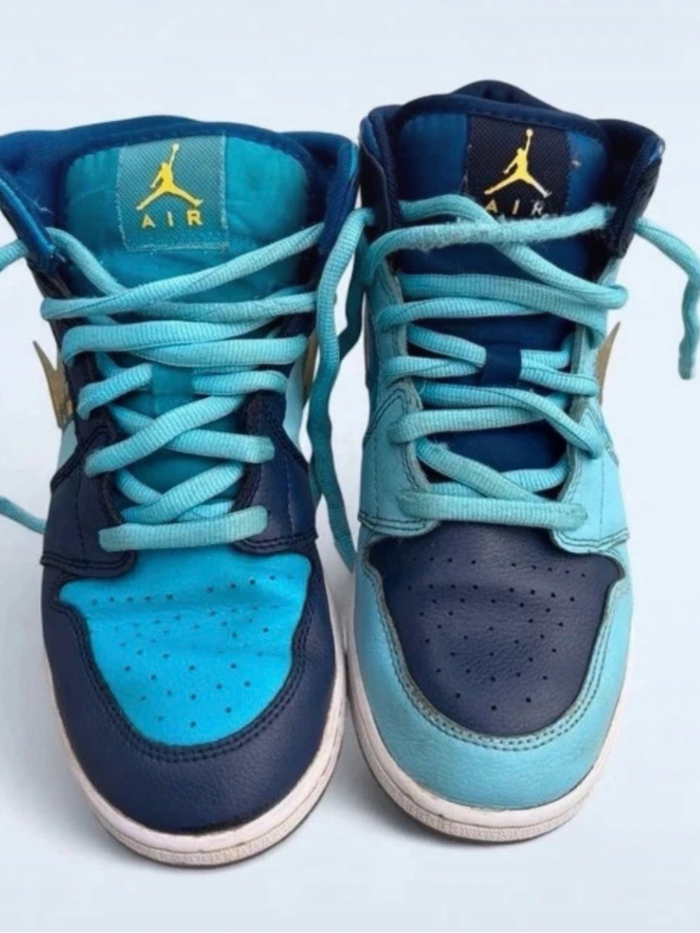 Jordan Kids High-Top Sneakers in Teal & Navy size 7Y